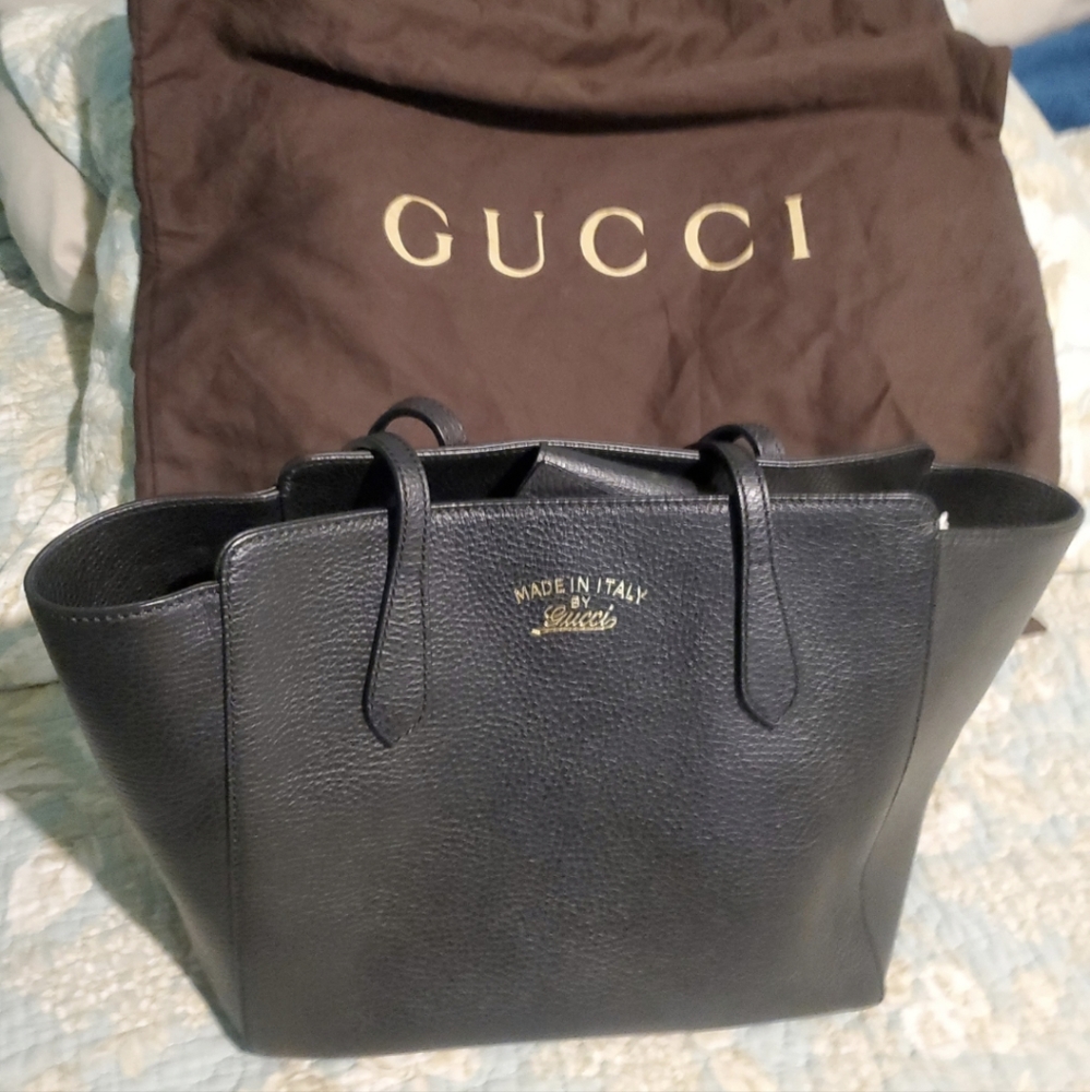 Gucci black purse- Authentic- Pre-loved-classic
